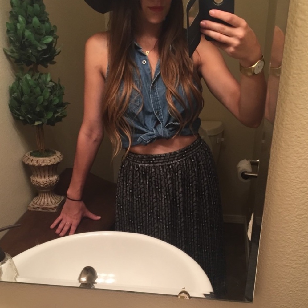 Vintage Cutout Denim Top - Picture 2 of 7